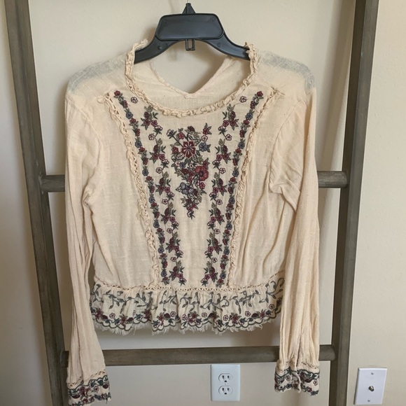 Zara Embroidered Top - Picture 2 of 3